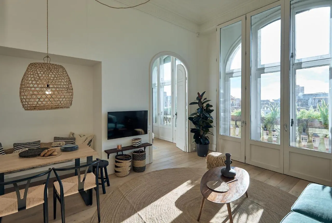 Sapo - Two Bedroom In The Heart Of Barcelona 0*,  Spain